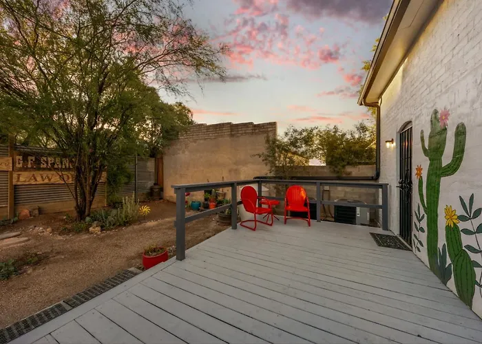 Charming And Cozy, 1 Bedroom 1 Ba , Historic Duplex *