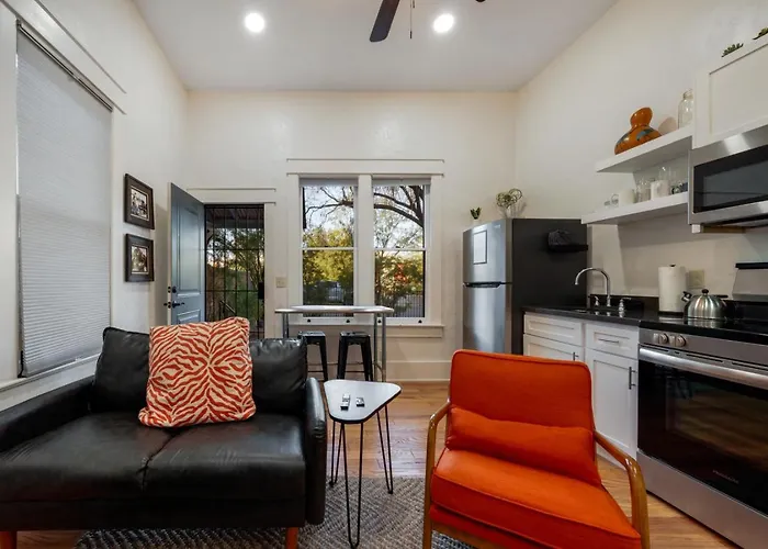 Charming And Cozy, 1 Bedroom 1 Ba , Historic Duplex Tucson